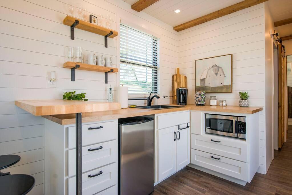 Container Home With Rooftop Views And Pickleball-Pecan Grove Bellmead 外观 照片