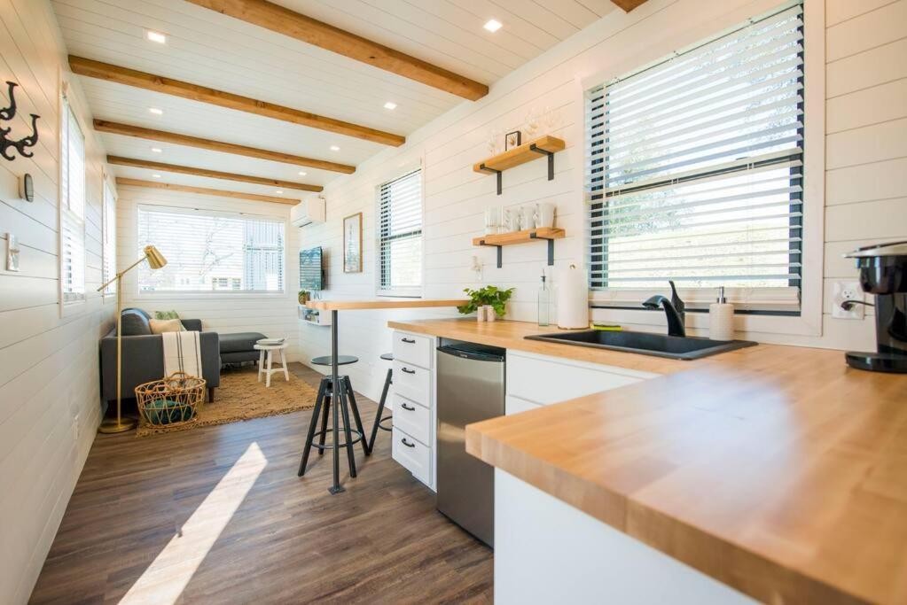 Container Home With Rooftop Views And Pickleball-Pecan Grove Bellmead 外观 照片