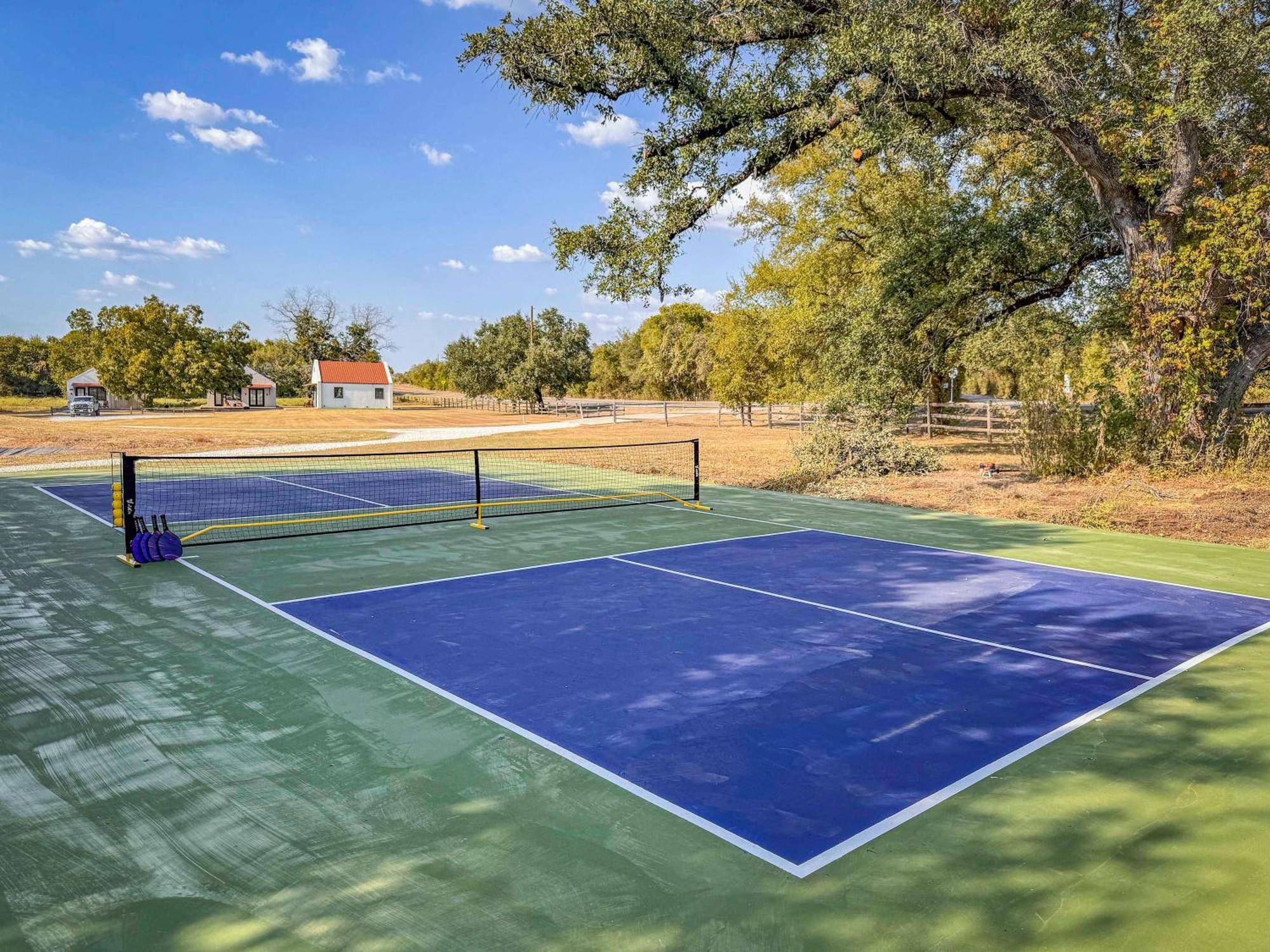 Container Home With Rooftop Views And Pickleball-Pecan Grove Bellmead 外观 照片