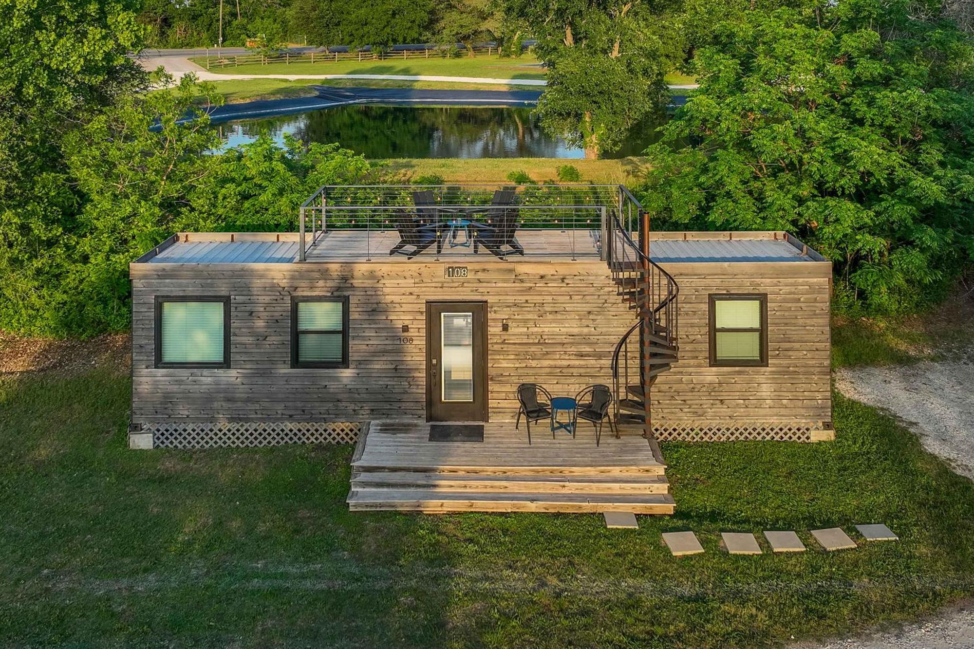 Container Home With Rooftop Views And Pickleball-Pecan Grove Bellmead 外观 照片