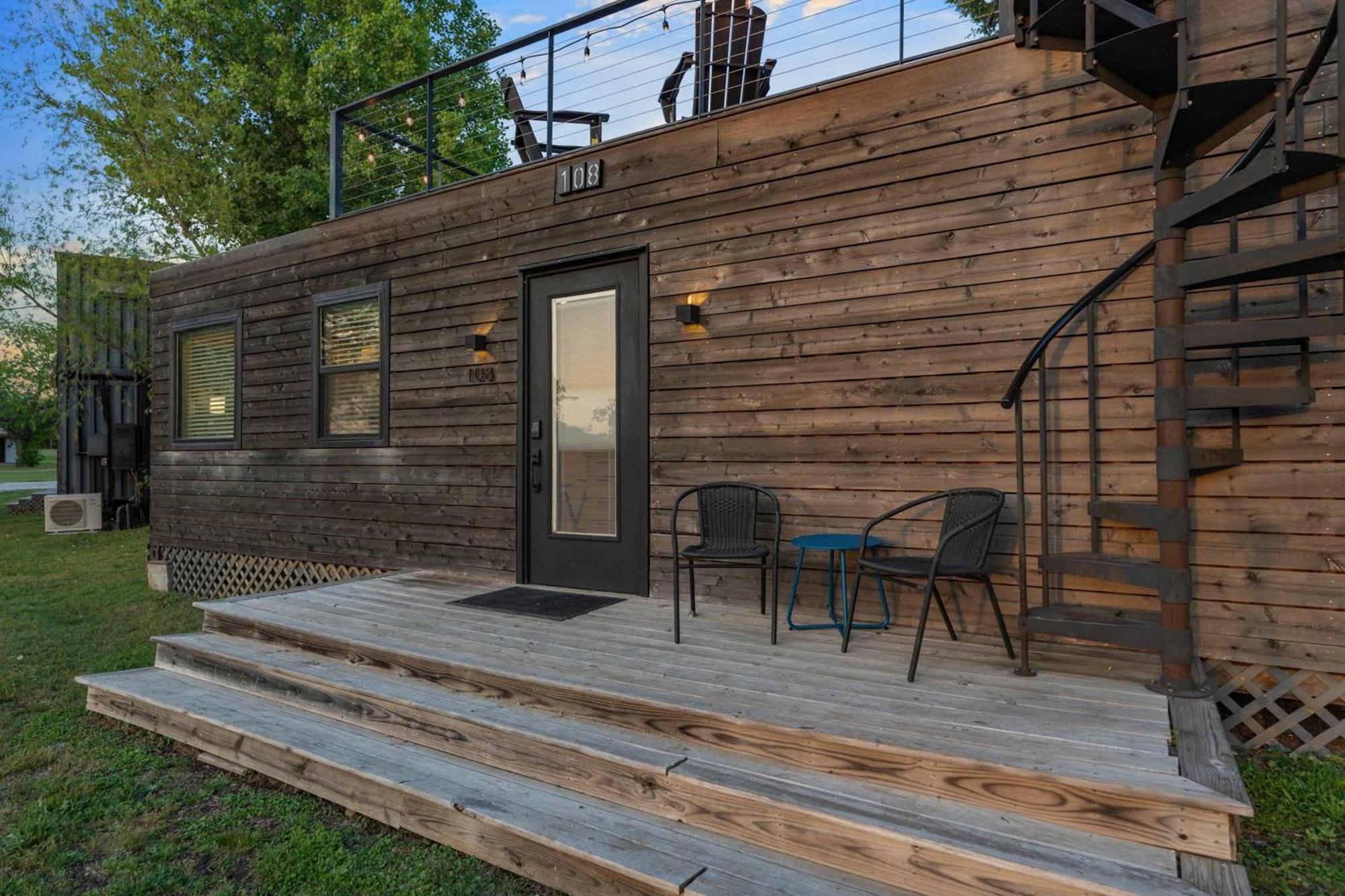 Container Home With Rooftop Views And Pickleball-Pecan Grove Bellmead 外观 照片